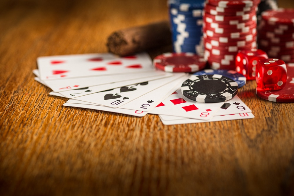 How to Use Strategy Guides Effectively When Playing Casino Games